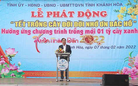 Chủ tịch UBND tỉnh Nguyễn Tấn Tuân phát biểu tại lễ phát động